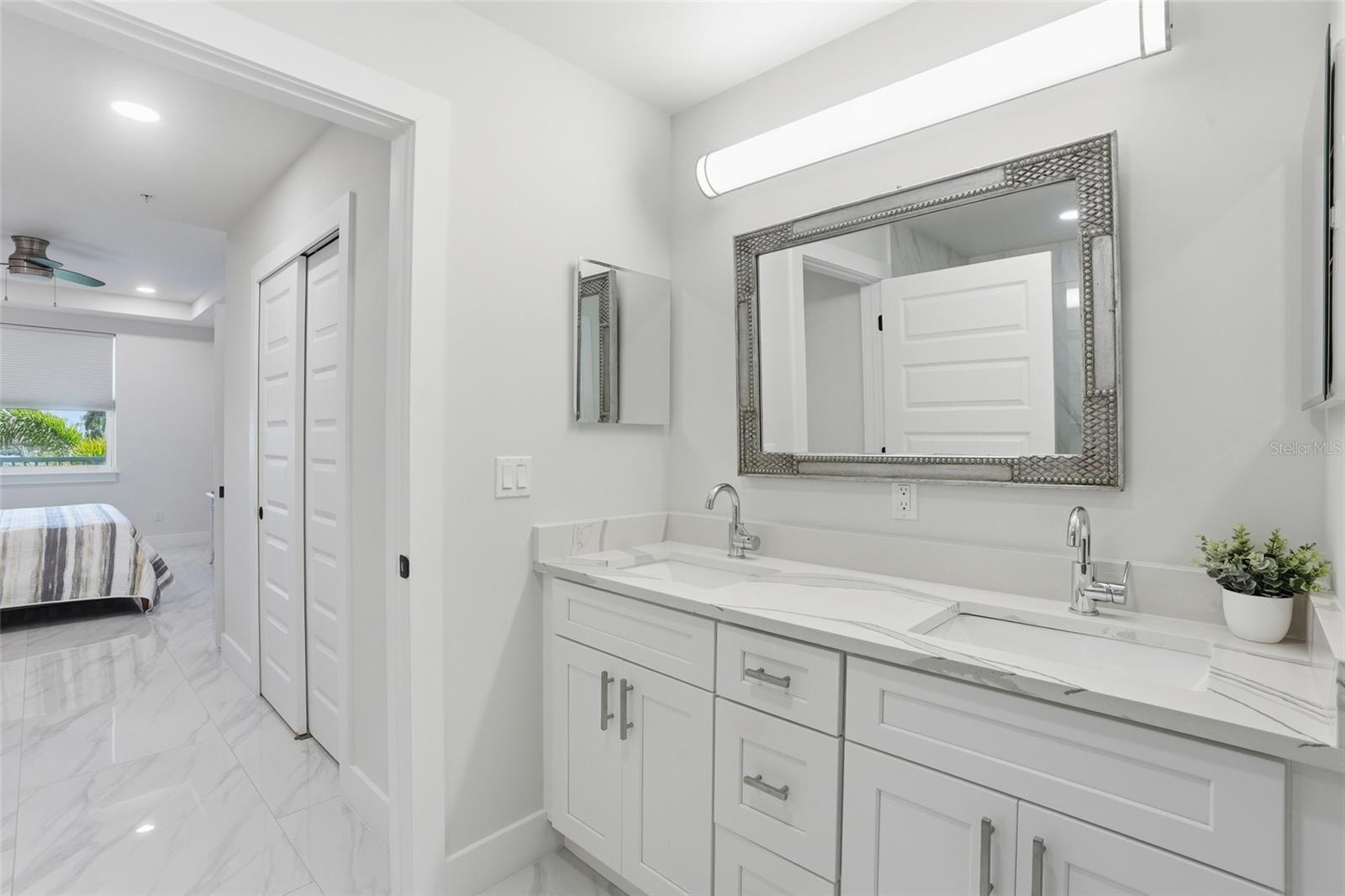 Image 26 of 41 For 1425 Park Beach Circle 124