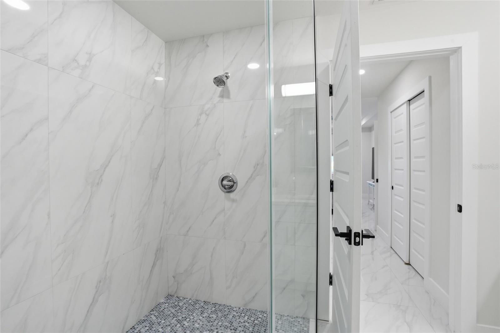 Image 28 of 41 For 1425 Park Beach Circle 124