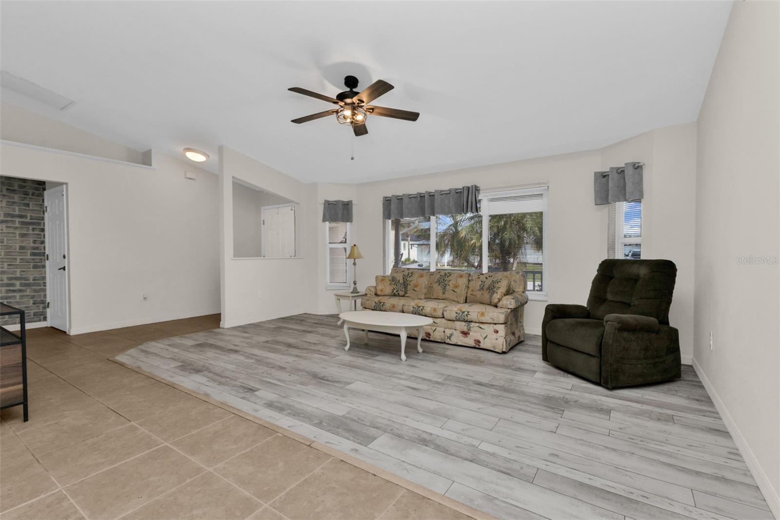 Image 11 of 66 For 18939 Ayrshire Circle