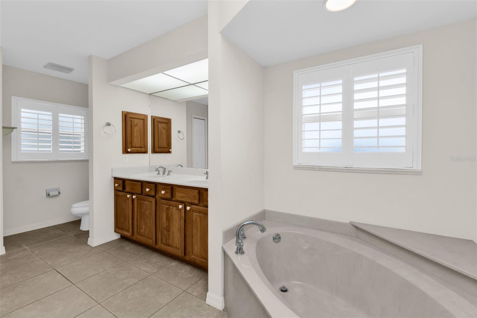 Image 29 of 66 For 18939 Ayrshire Circle