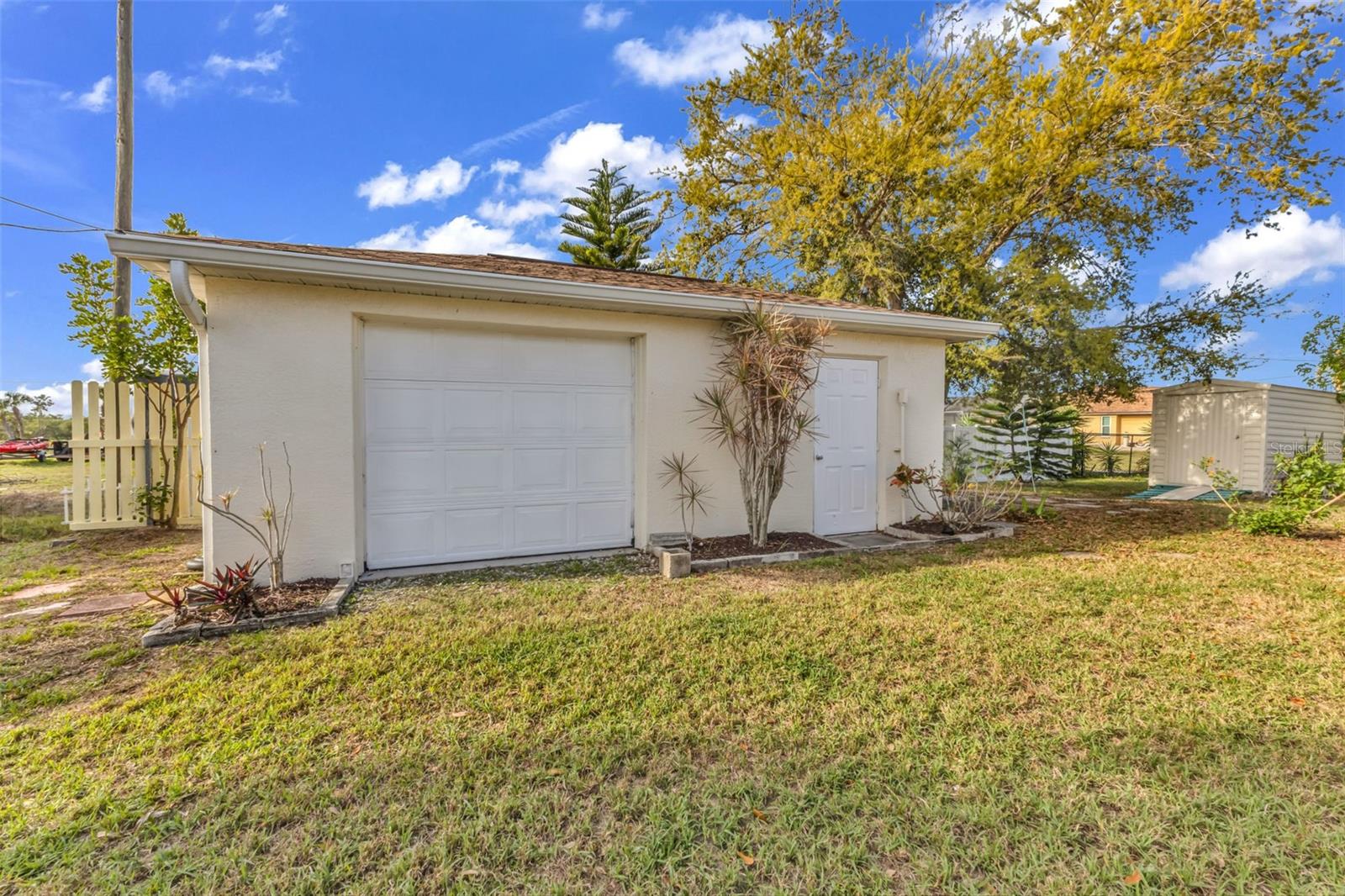 Image 39 of 66 For 18939 Ayrshire Circle