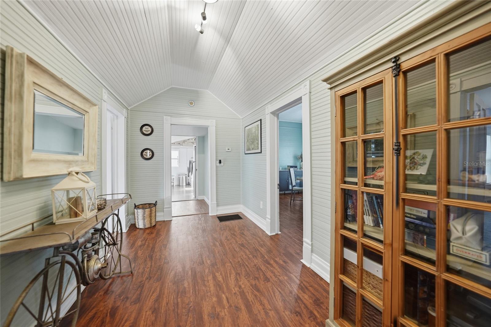 Image 10 of 62 For 127 5th Street W