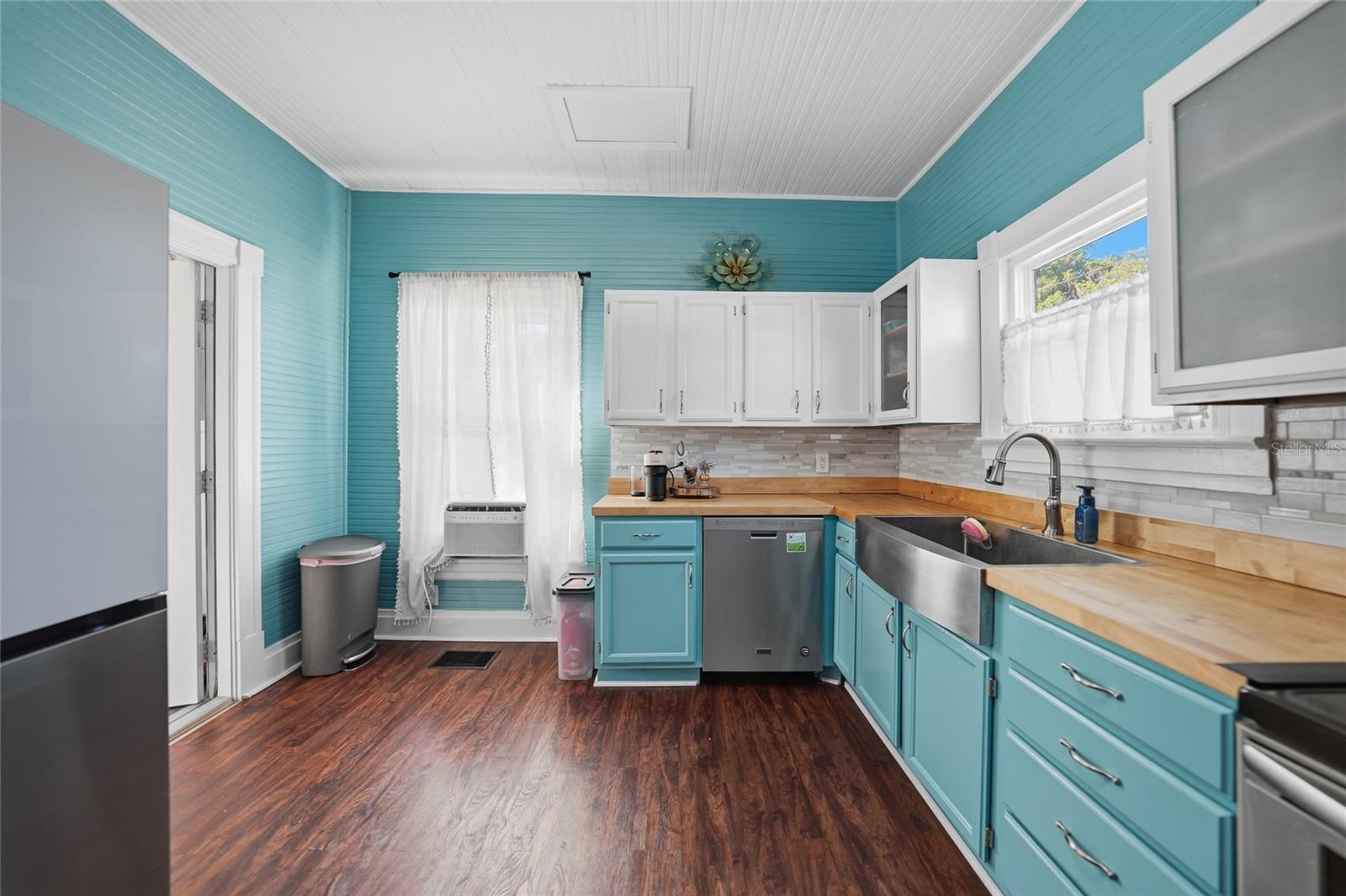 Image 13 of 62 For 127 5th Street W