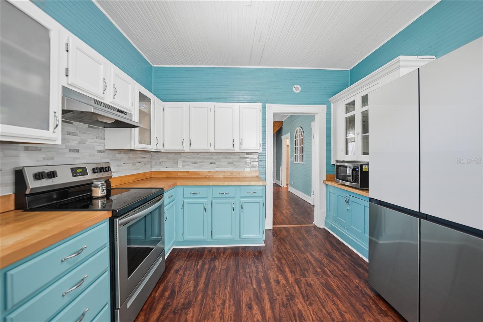 Image 14 of 62 For 127 5th Street W