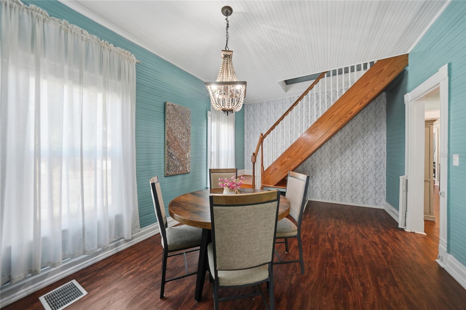 Image 15 of 62 For 127 5th Street W