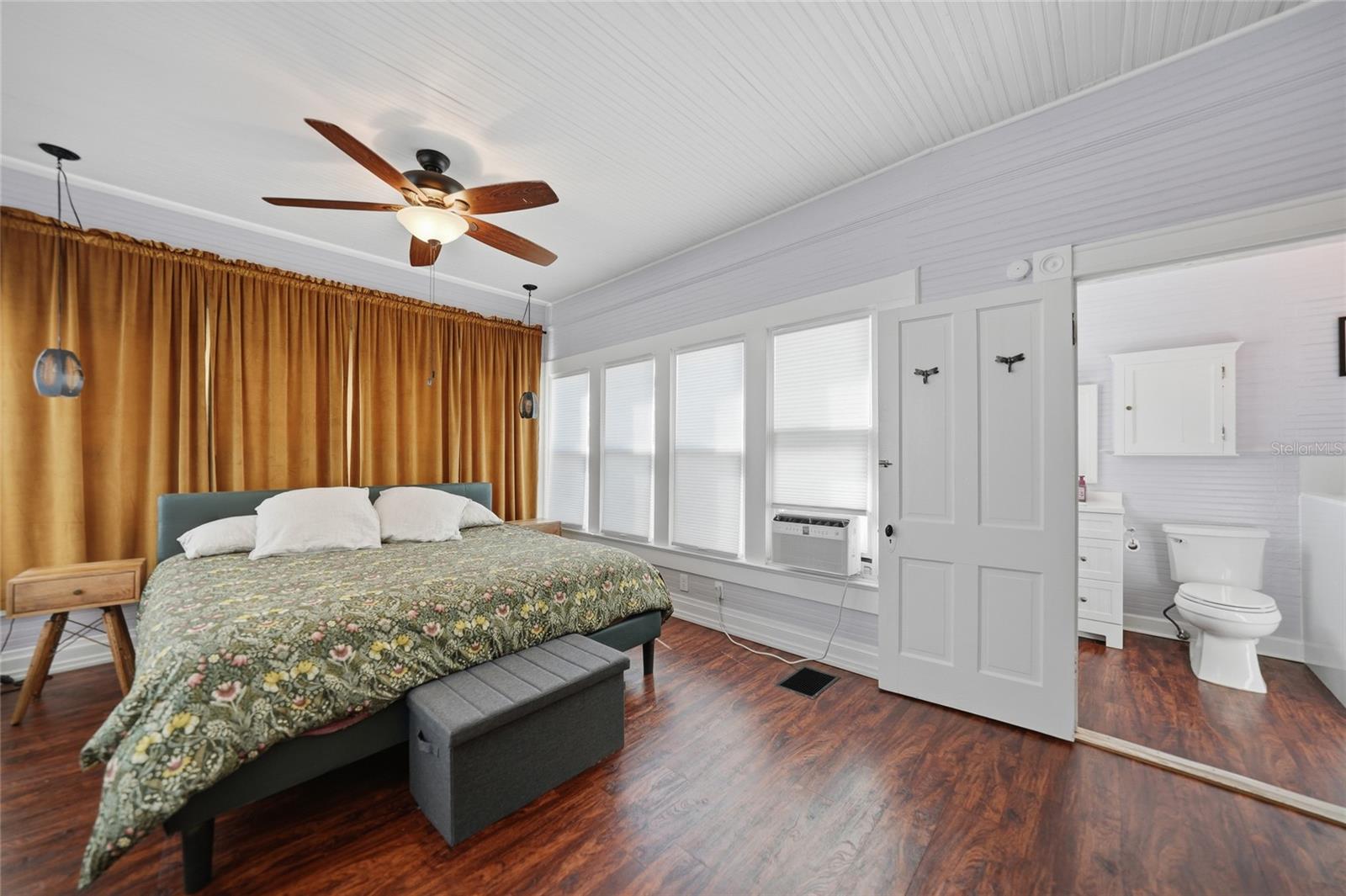 Image 20 of 62 For 127 5th Street W