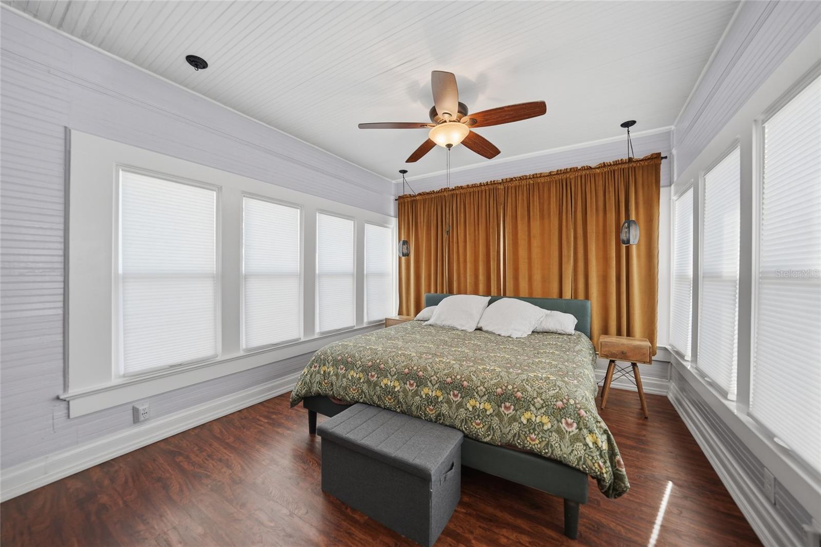 Image 21 of 62 For 127 5th Street W