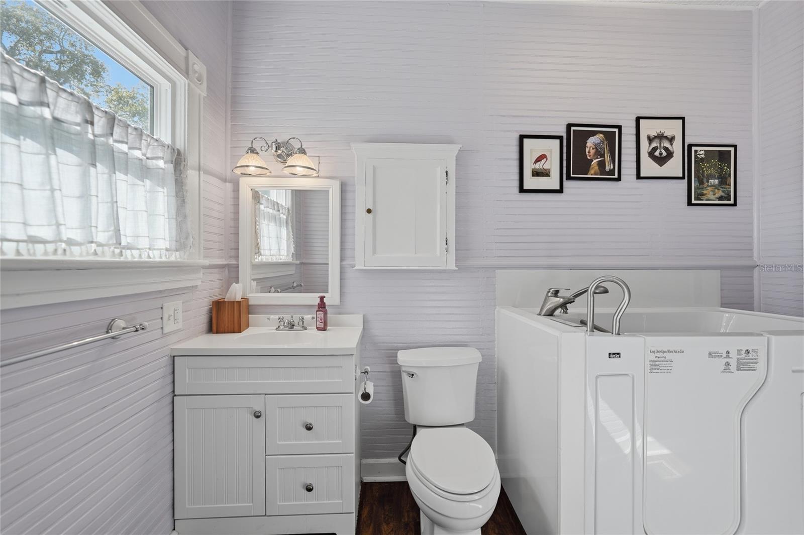 Image 22 of 62 For 127 5th Street W