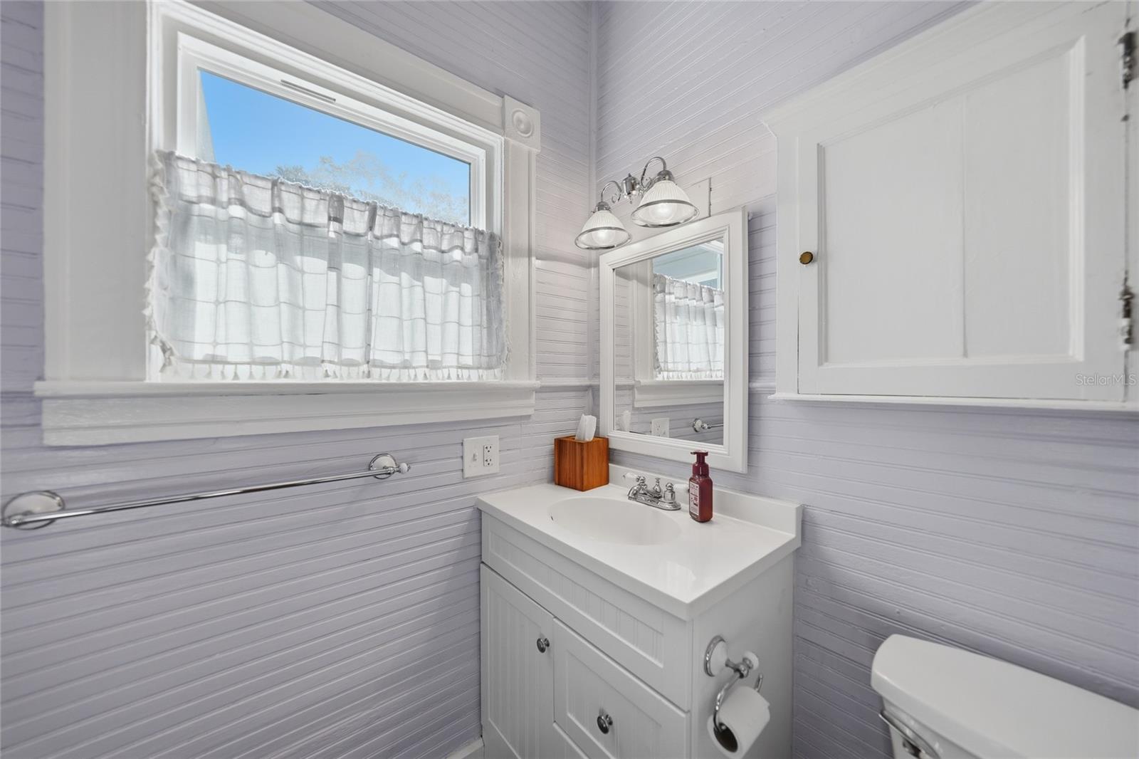 Image 23 of 62 For 127 5th Street W