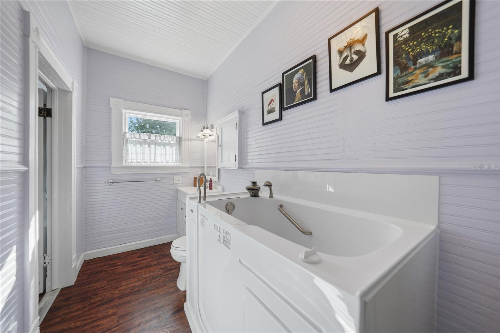 Image 24 of 62 For 127 5th Street W