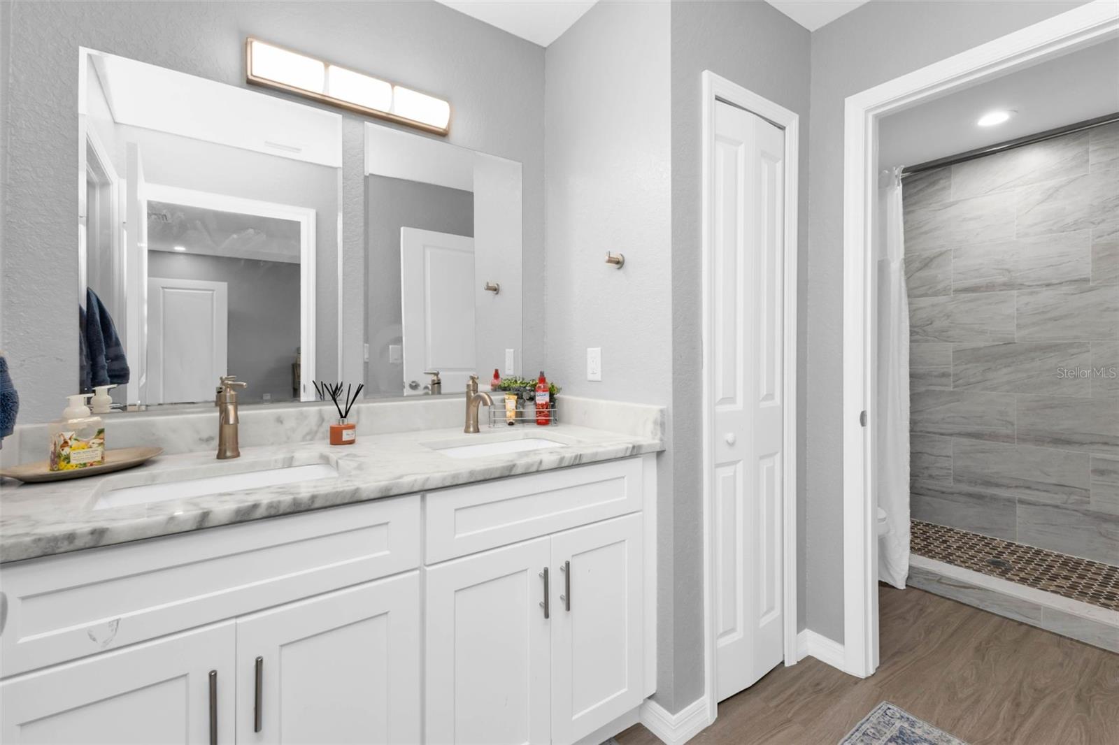 Image 16 of 27 For 11615 Orange Avenue