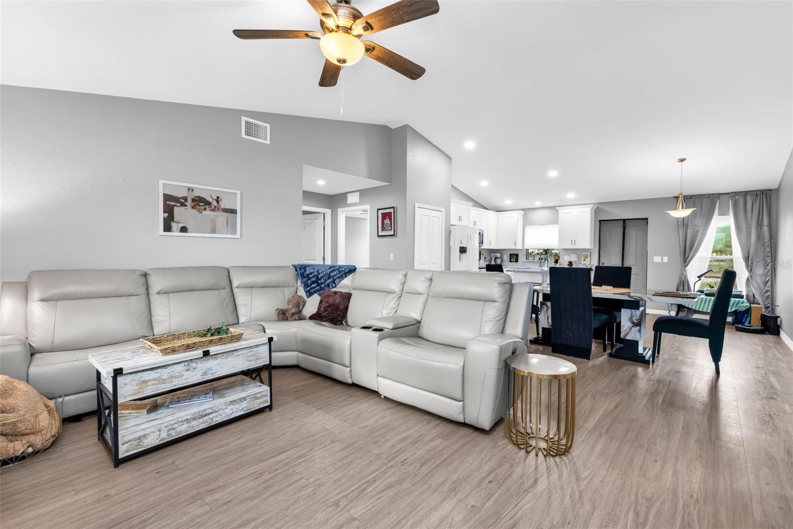 Image 4 of 27 For 11615 Orange Avenue