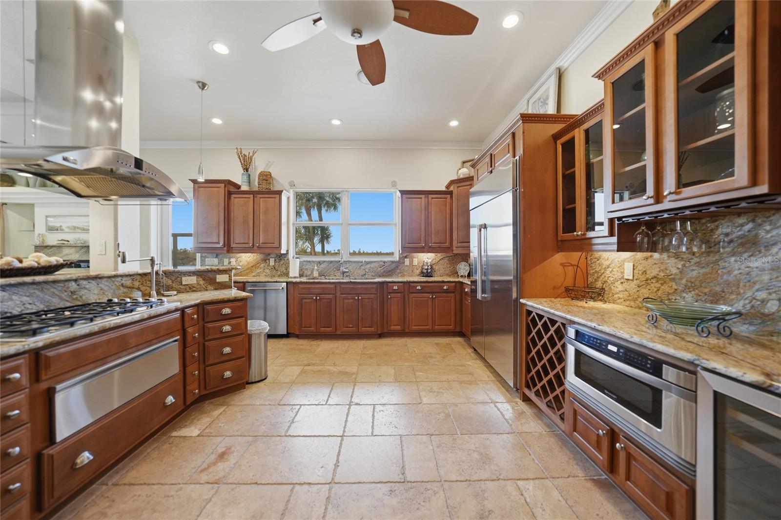 Image 15 of 70 For 8635 Riverside Drive