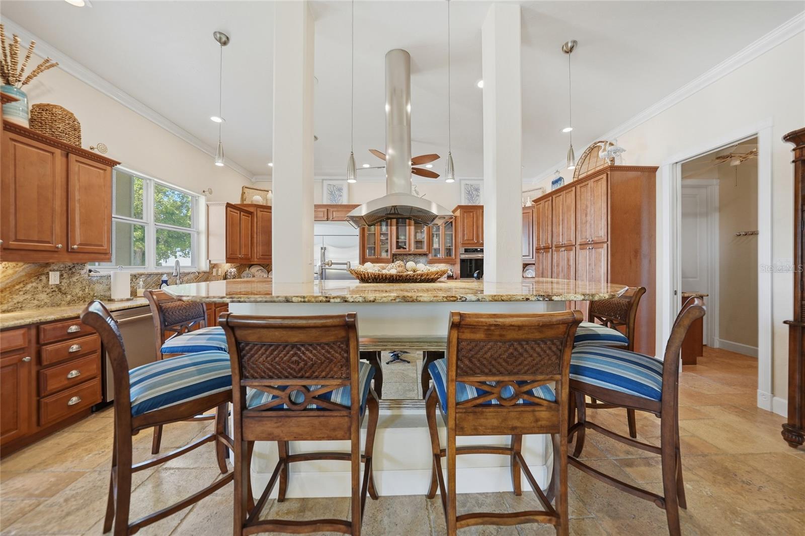 Image 16 of 70 For 8635 Riverside Drive