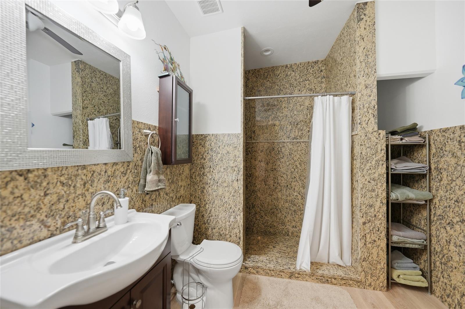 Image 33 of 70 For 8635 Riverside Drive