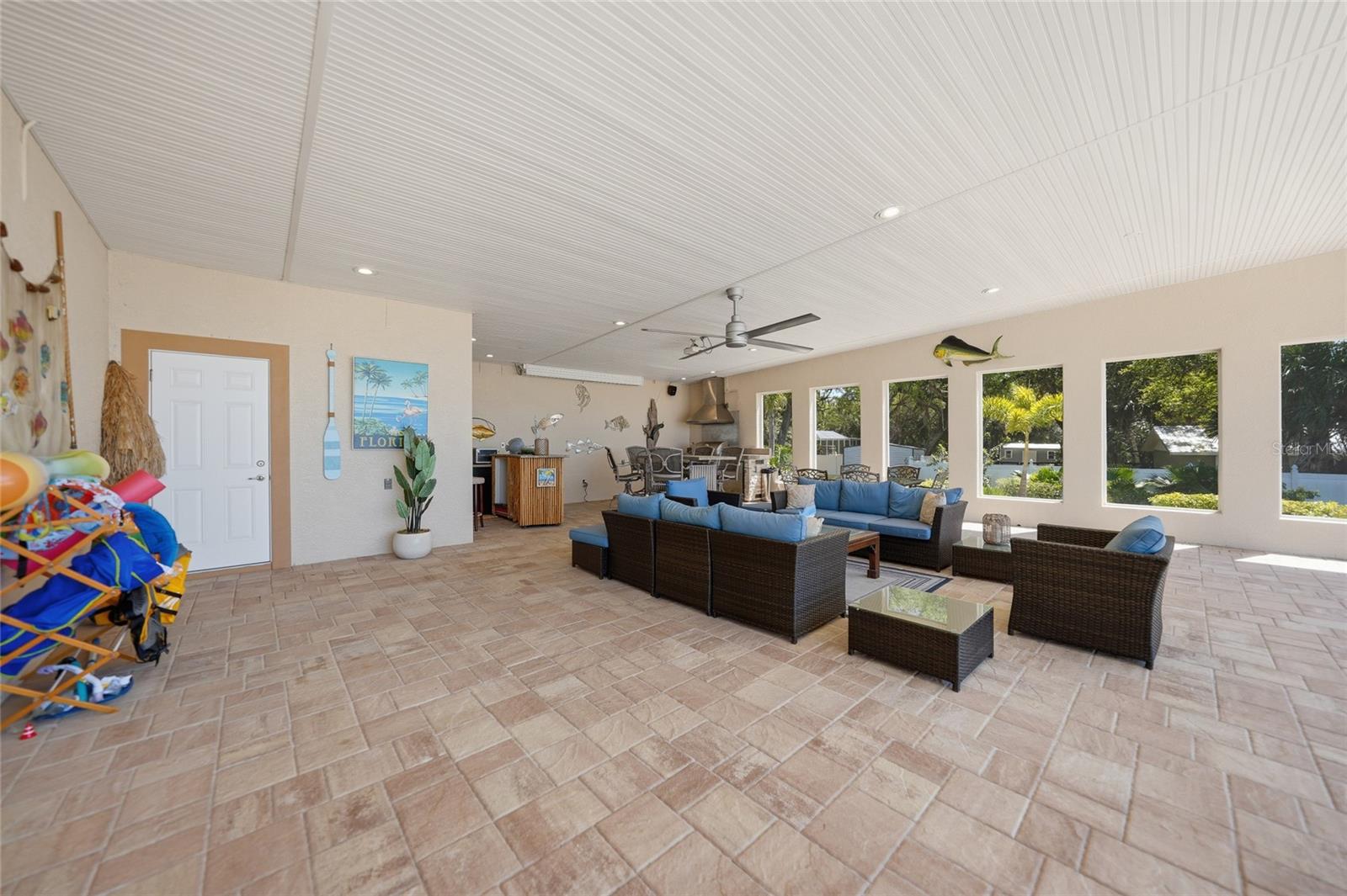 Image 40 of 70 For 8635 Riverside Drive