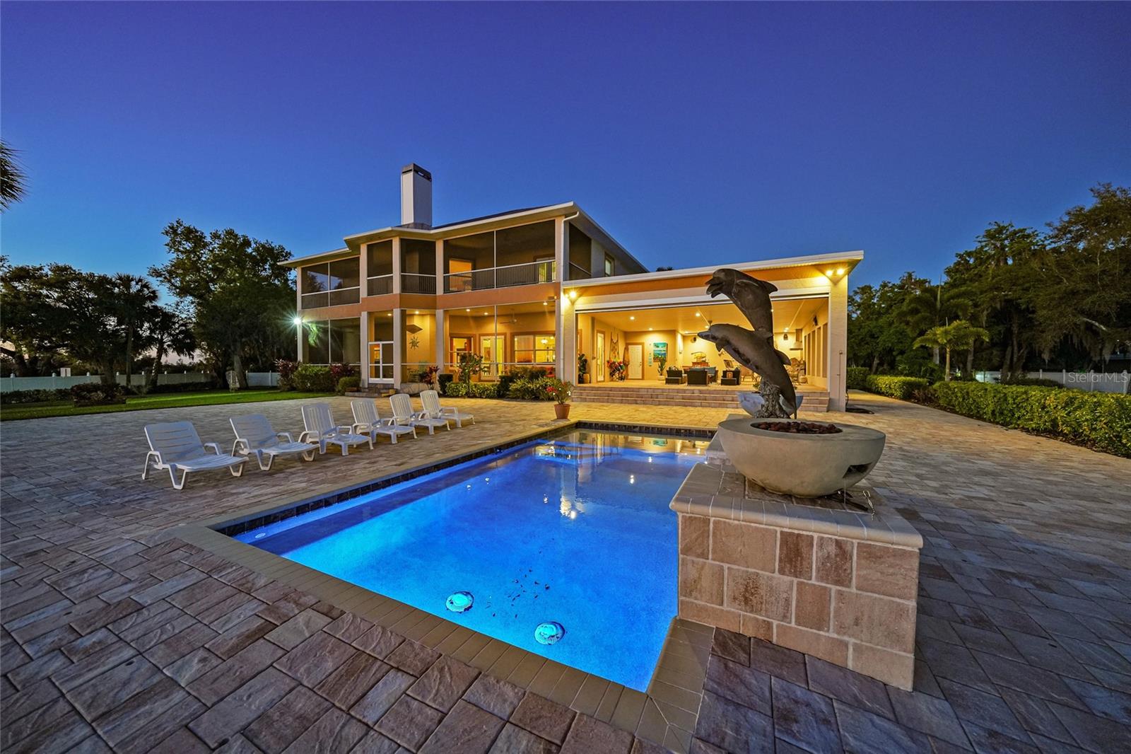 Image 5 of 70 For 8635 Riverside Drive