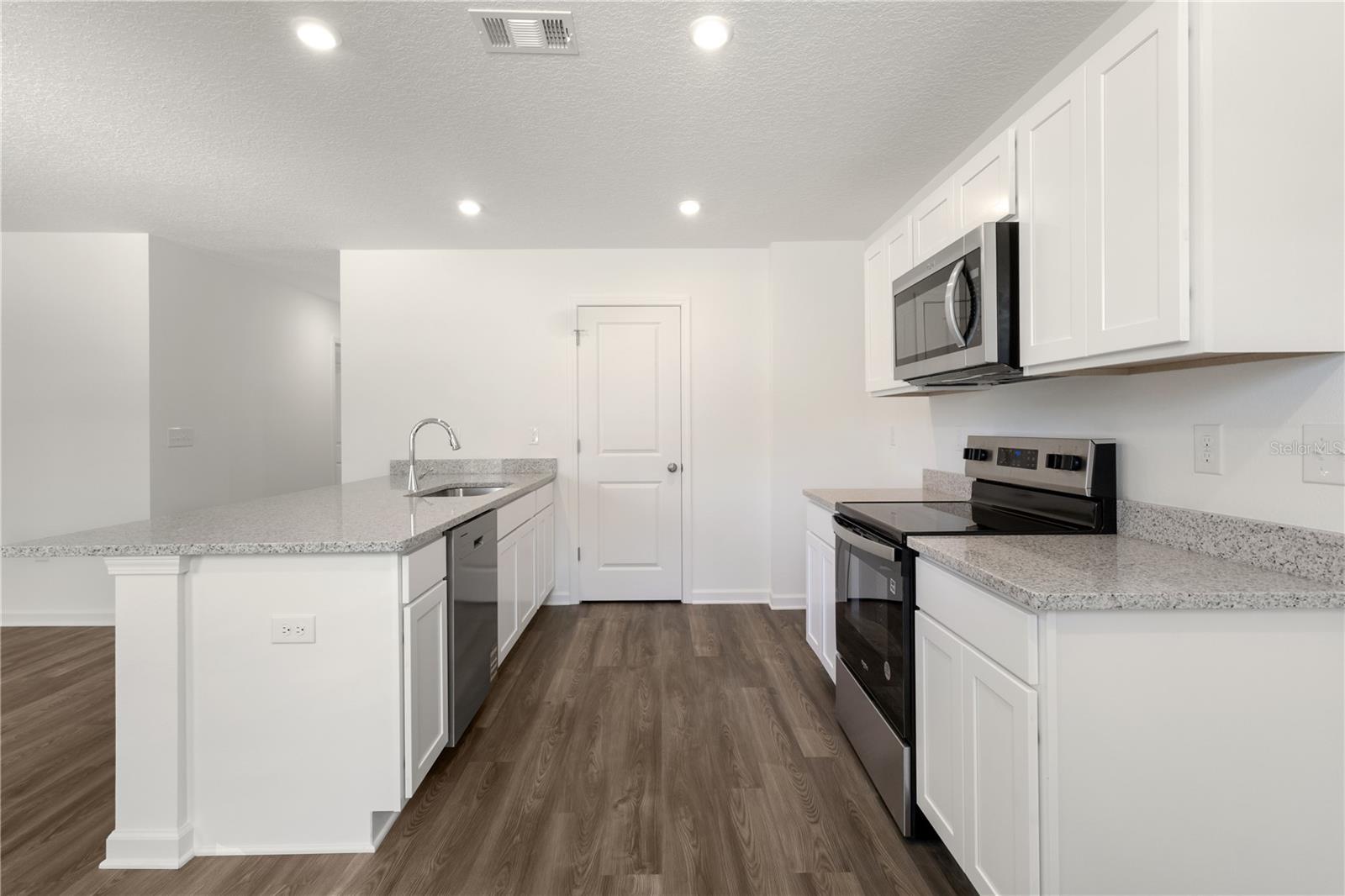 Image 4 of 13 For 5540 Chestnut Avenue