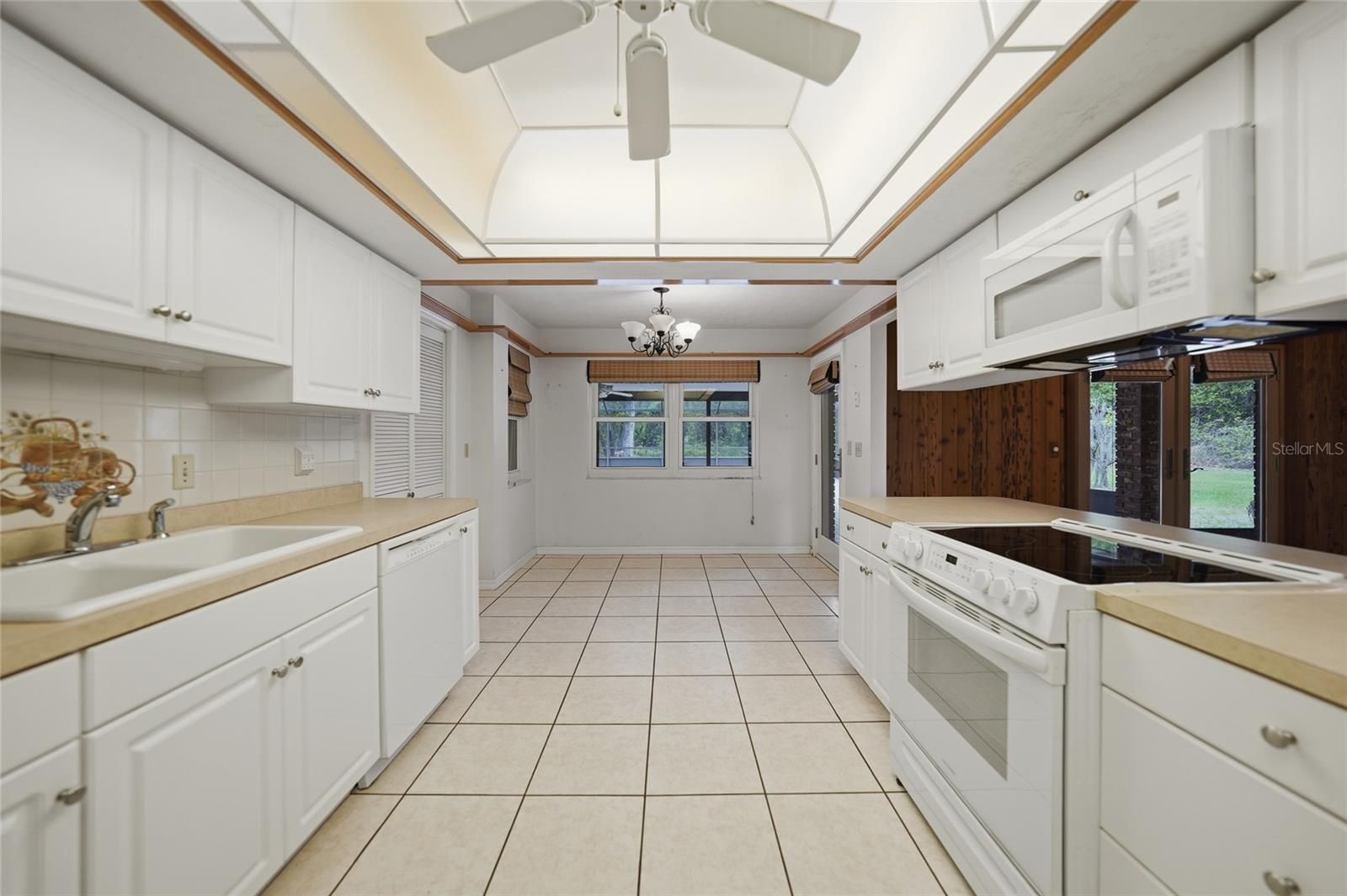 Image 12 of 61 For 5205 Carlton Avenue