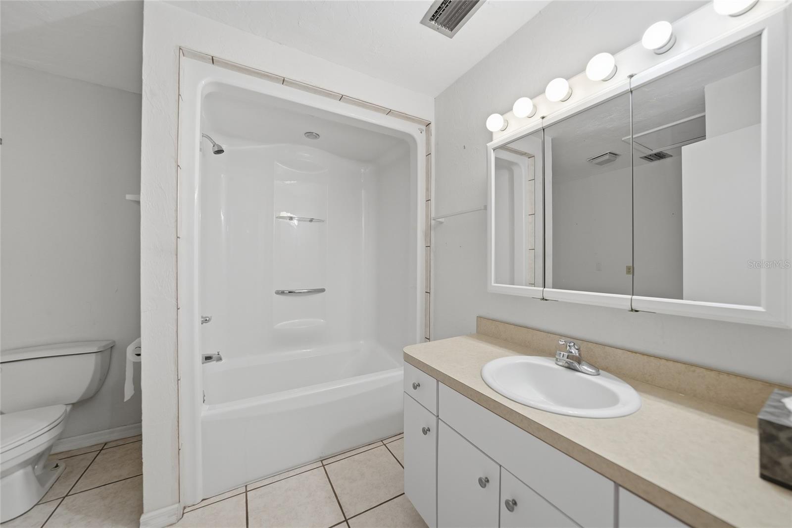 Image 19 of 61 For 5205 Carlton Avenue