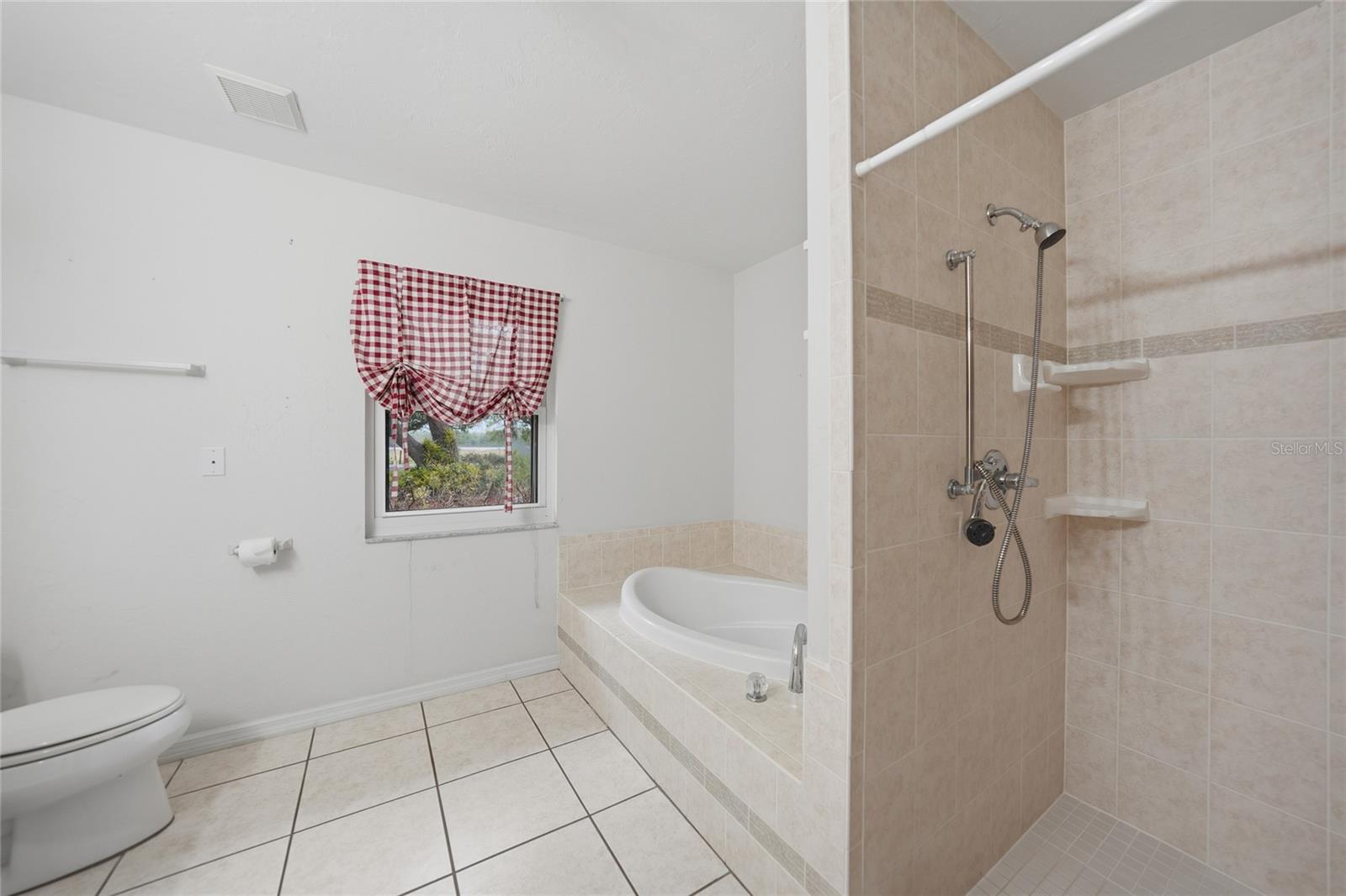 Image 25 of 61 For 5205 Carlton Avenue