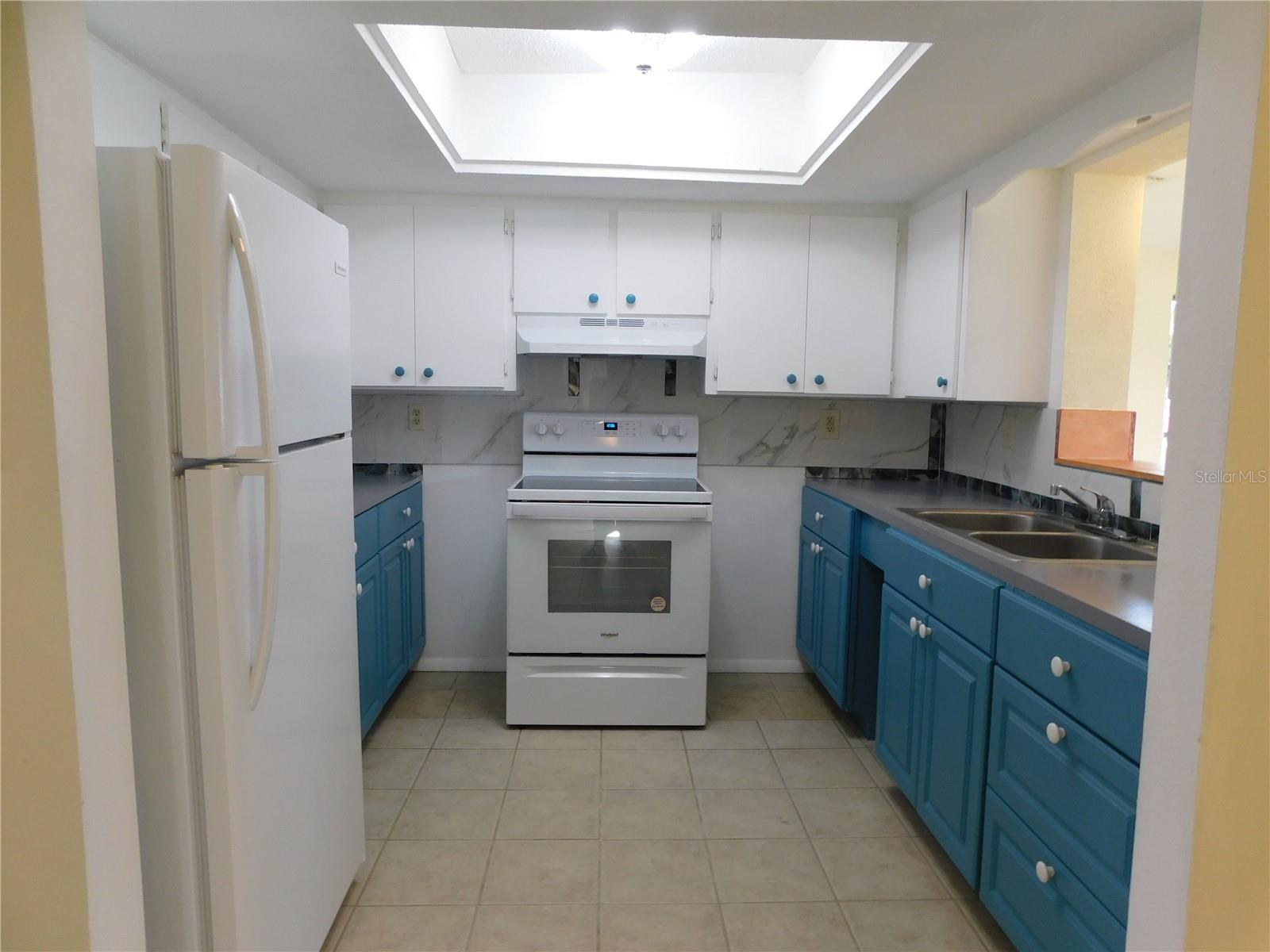 Image 18 of 30 For 21019 Randall Avenue