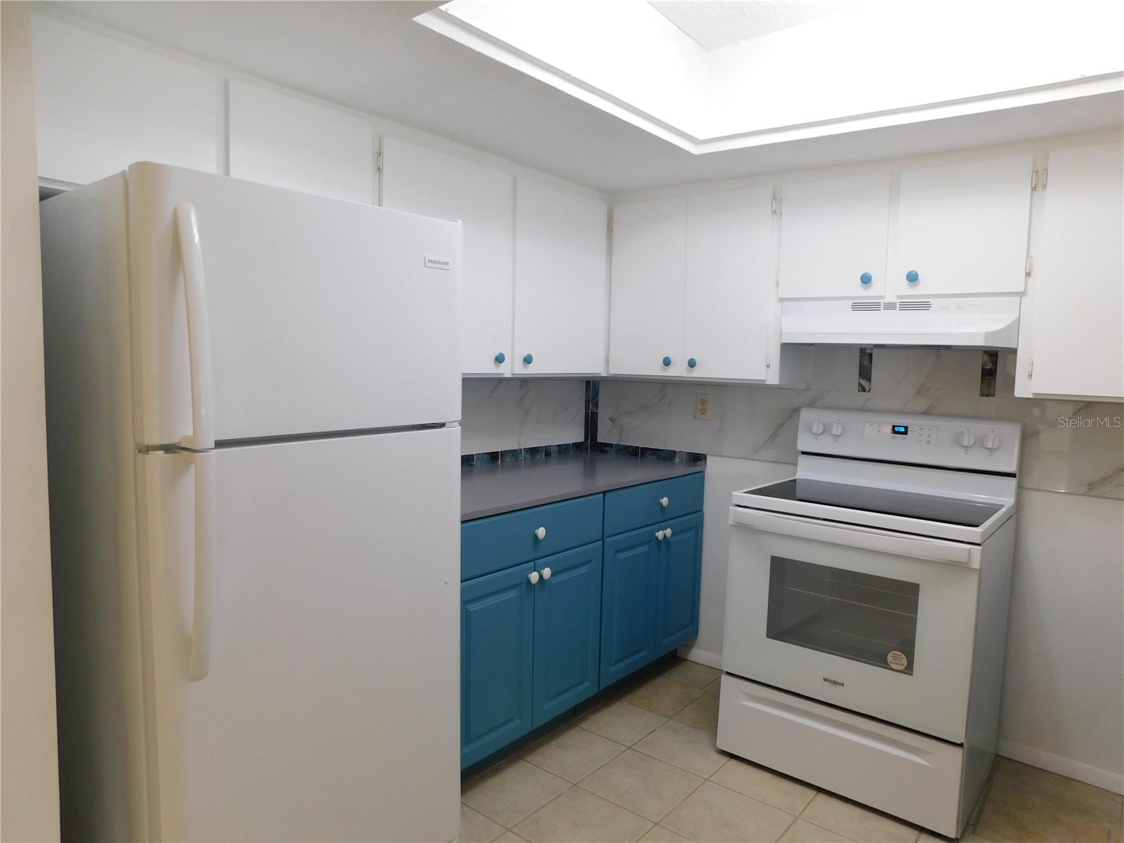 Image 19 of 30 For 21019 Randall Avenue