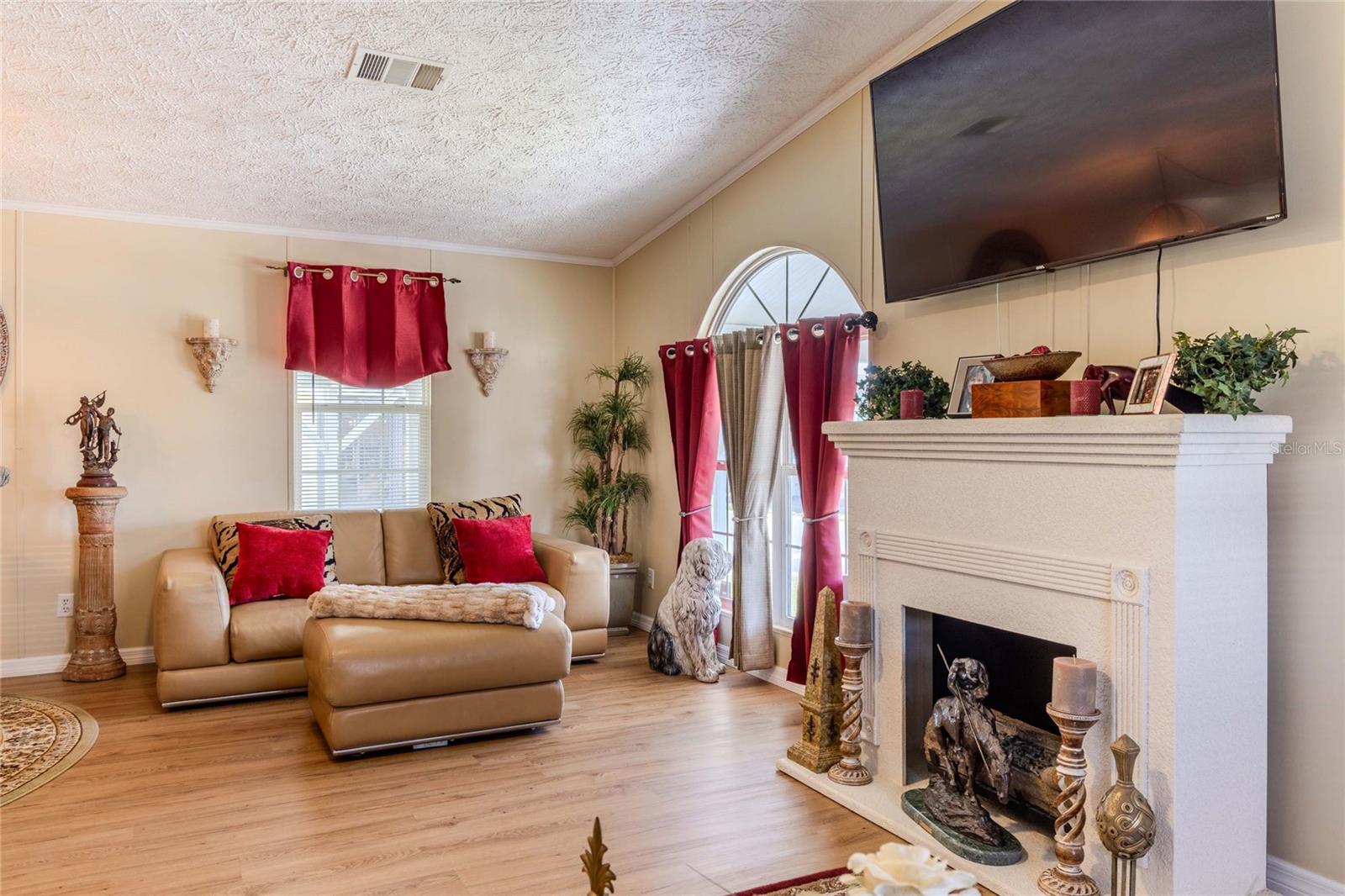 Image 13 of 41 For 2100 Kings Highway #1041