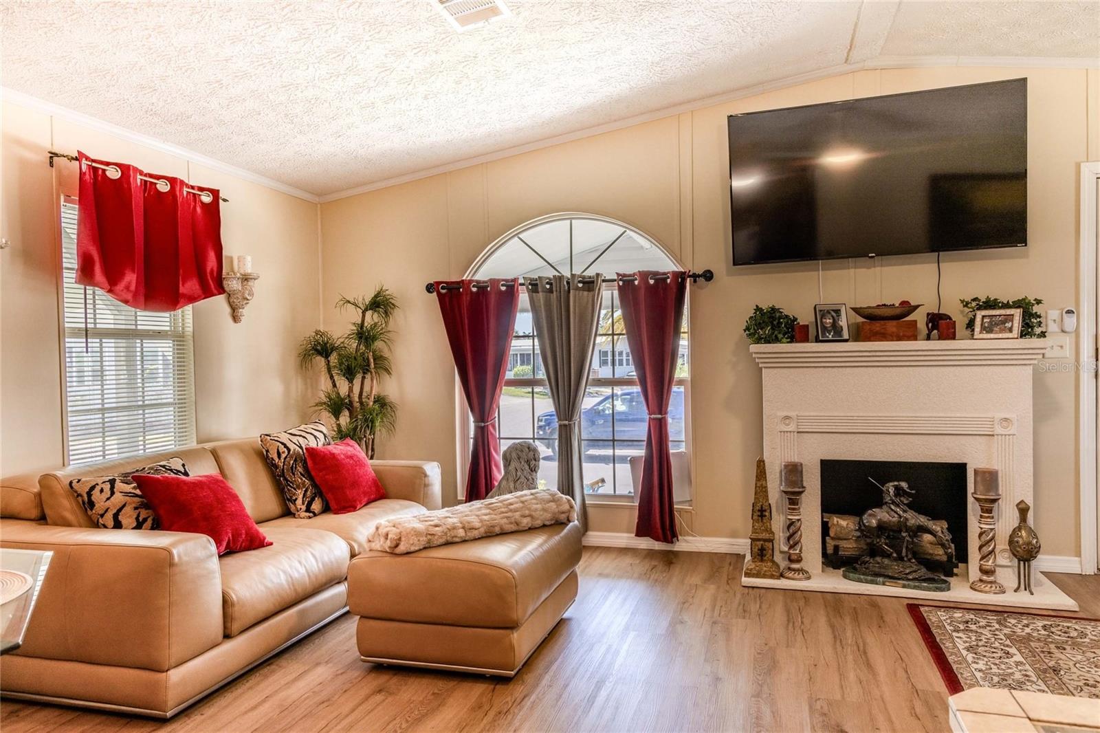 Image 14 of 41 For 2100 Kings Highway #1041