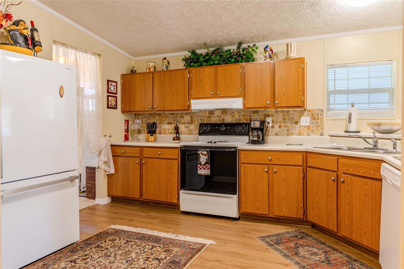 Image 22 of 41 For 2100 Kings Highway #1041