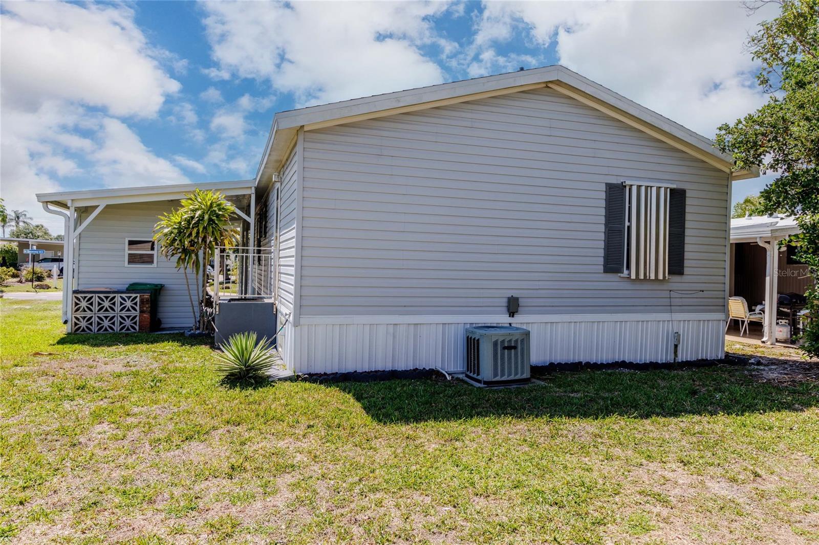 Image 36 of 41 For 2100 Kings Highway #1041