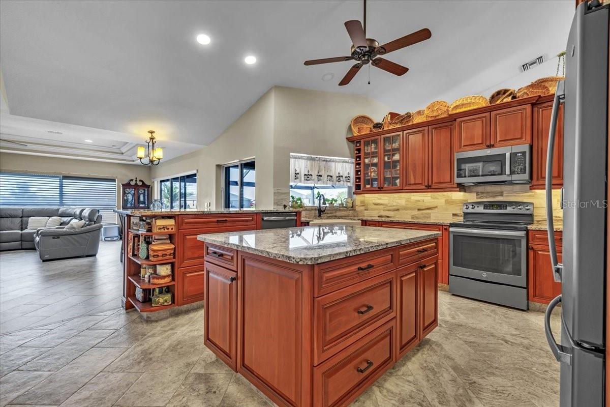 Image 10 of 50 For 330 20th Street