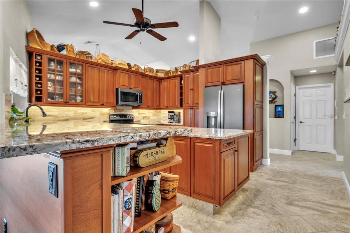 Image 11 of 50 For 330 20th Street