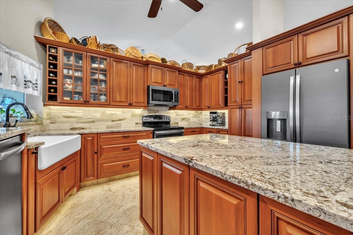 Image 12 of 50 For 330 20th Street