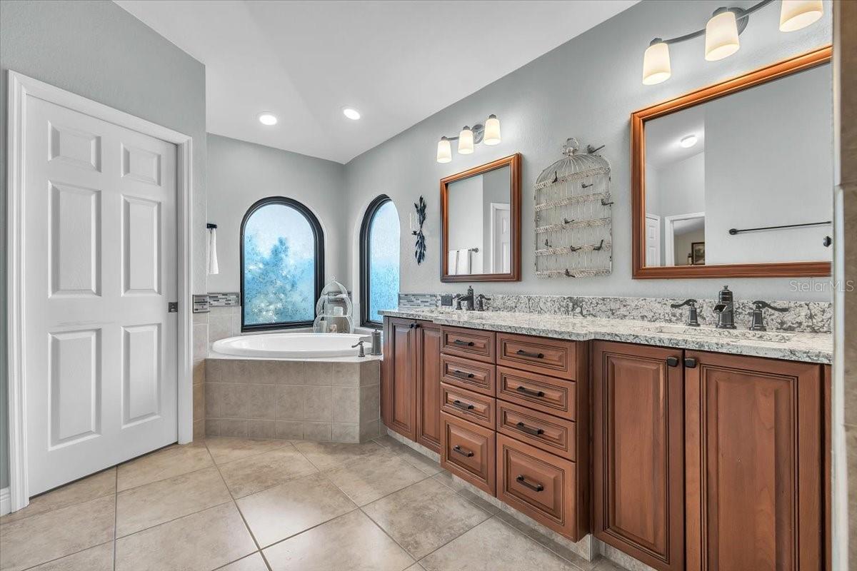 Image 22 of 50 For 330 20th Street