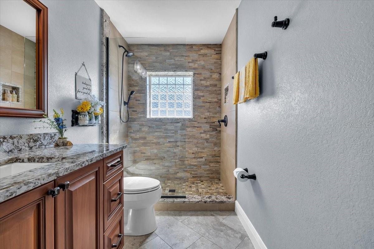 Image 25 of 50 For 330 20th Street