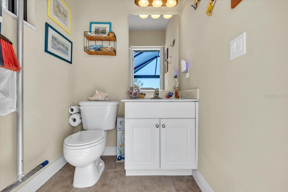 Image 35 of 50 For 330 20th Street