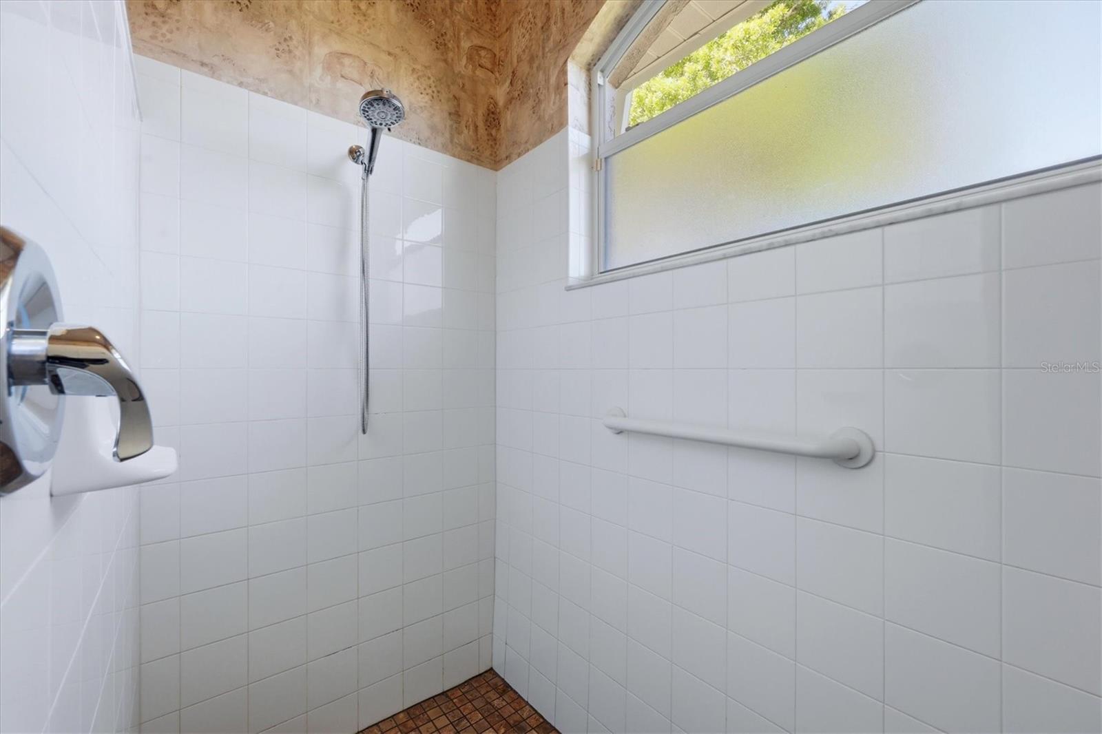 Image 14 of 24 For 2023 Lynx Run