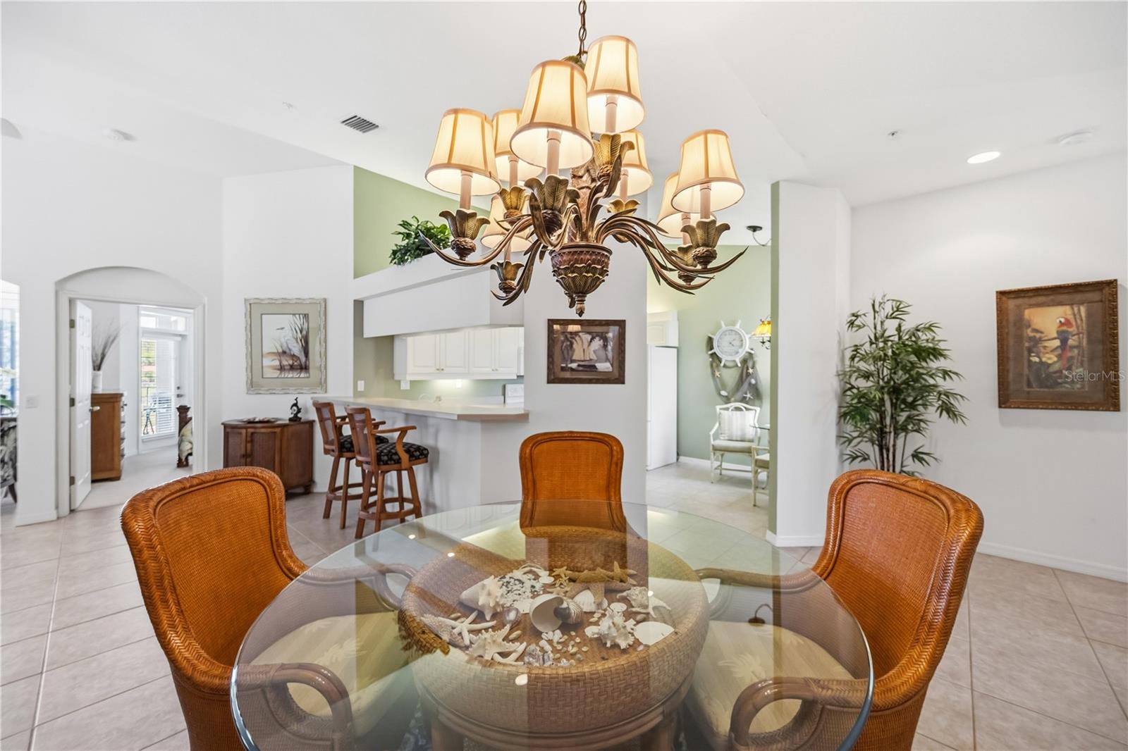 Image 5 of 29 For 115 Woodbridge Drive 201