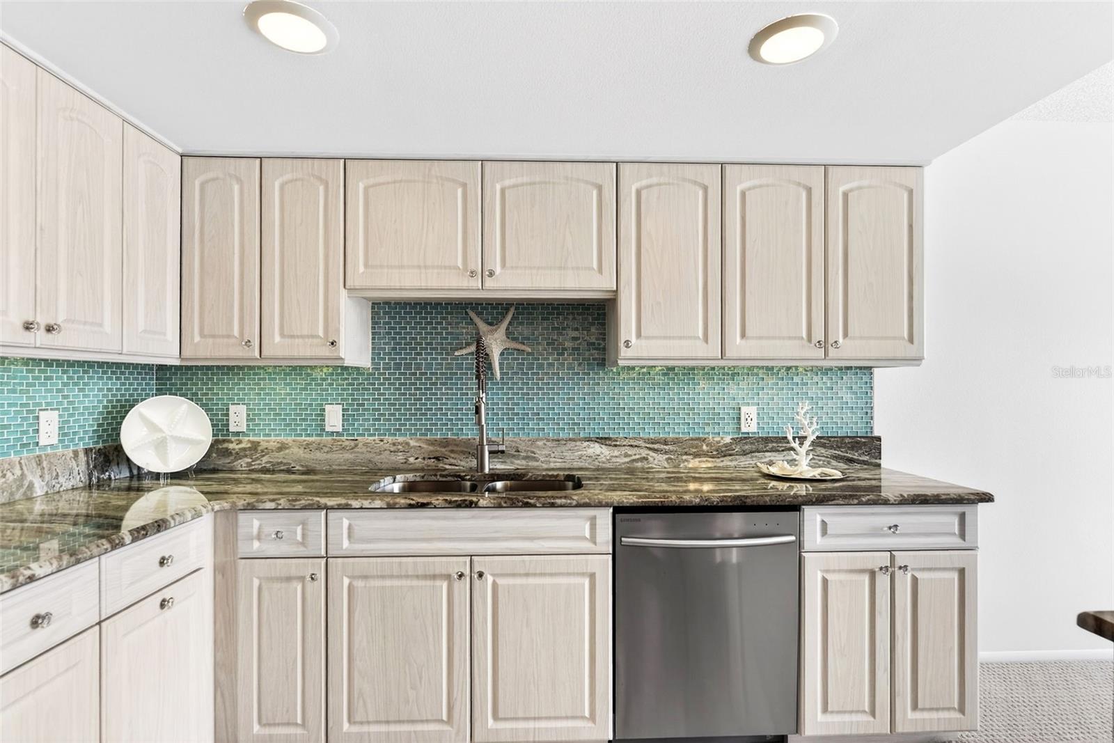 Image 15 of 32 For 3235 Sugarloaf Key Road 13b