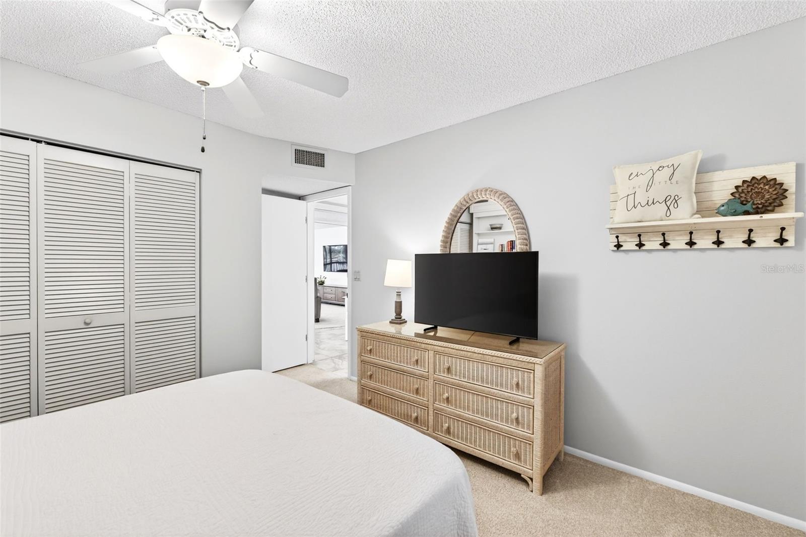 Image 24 of 32 For 3235 Sugarloaf Key Road 13b