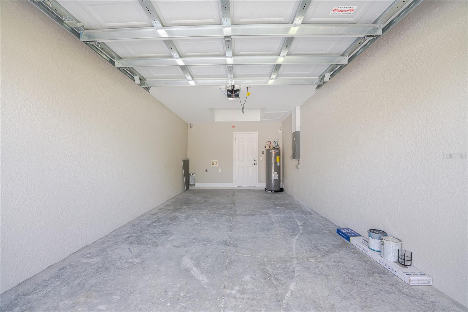 Image 39 of 67 For 2090 Como Street