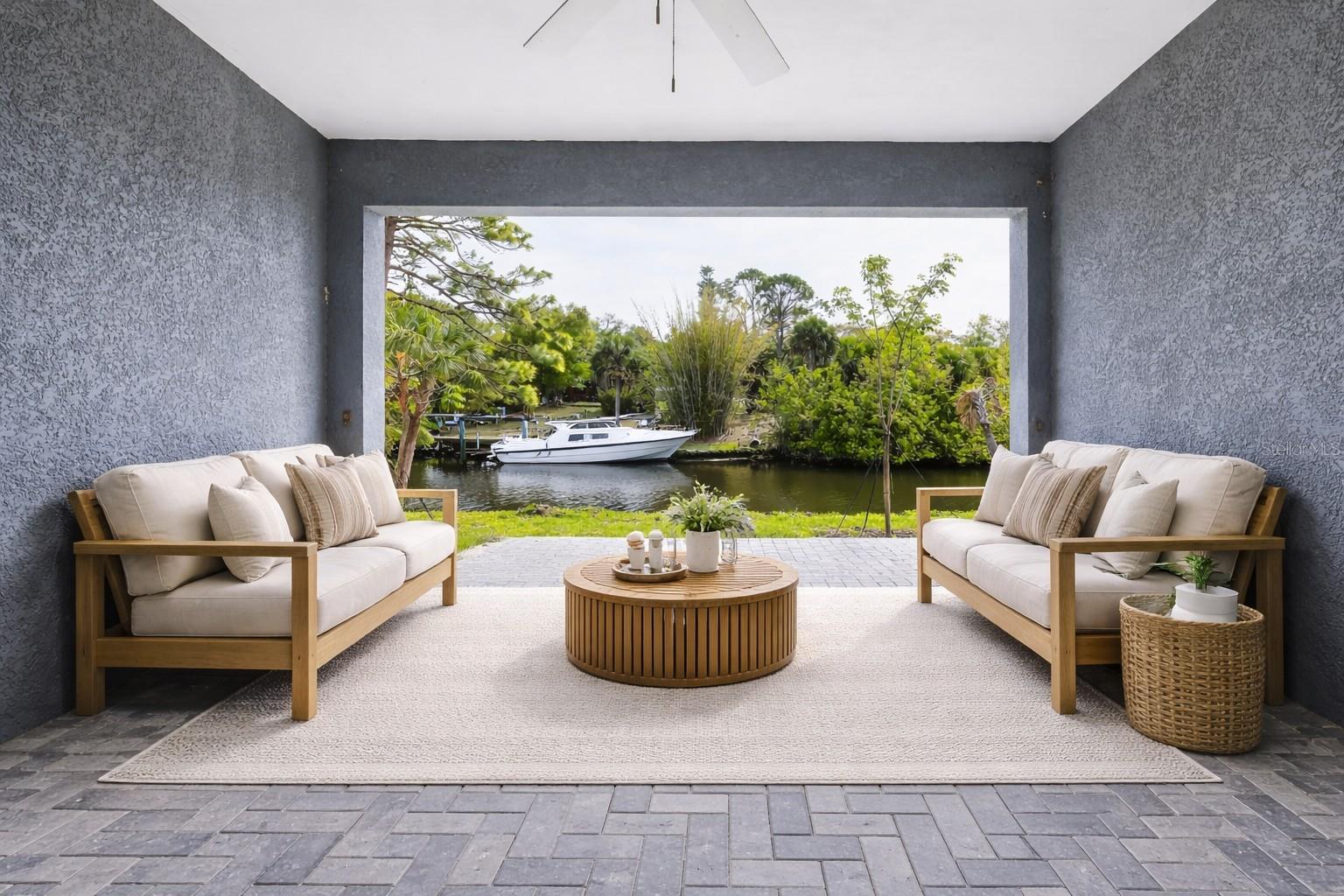 Image 4 of 67 For 2090 Como Street