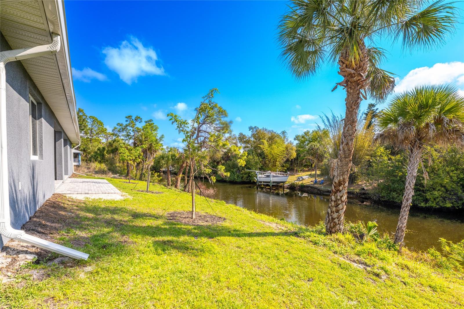 Image 42 of 67 For 2090 Como Street