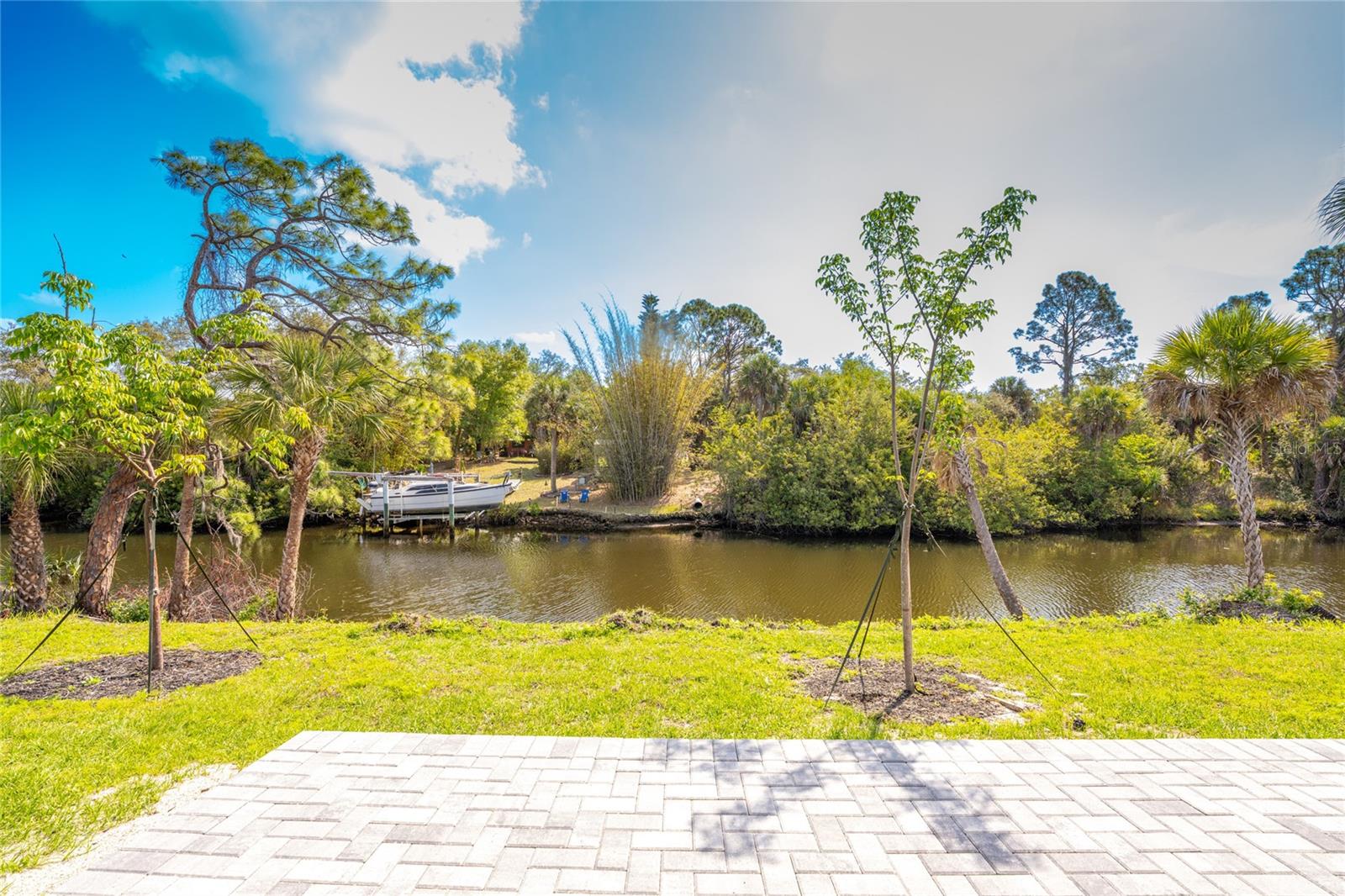 Image 49 of 67 For 2090 Como Street