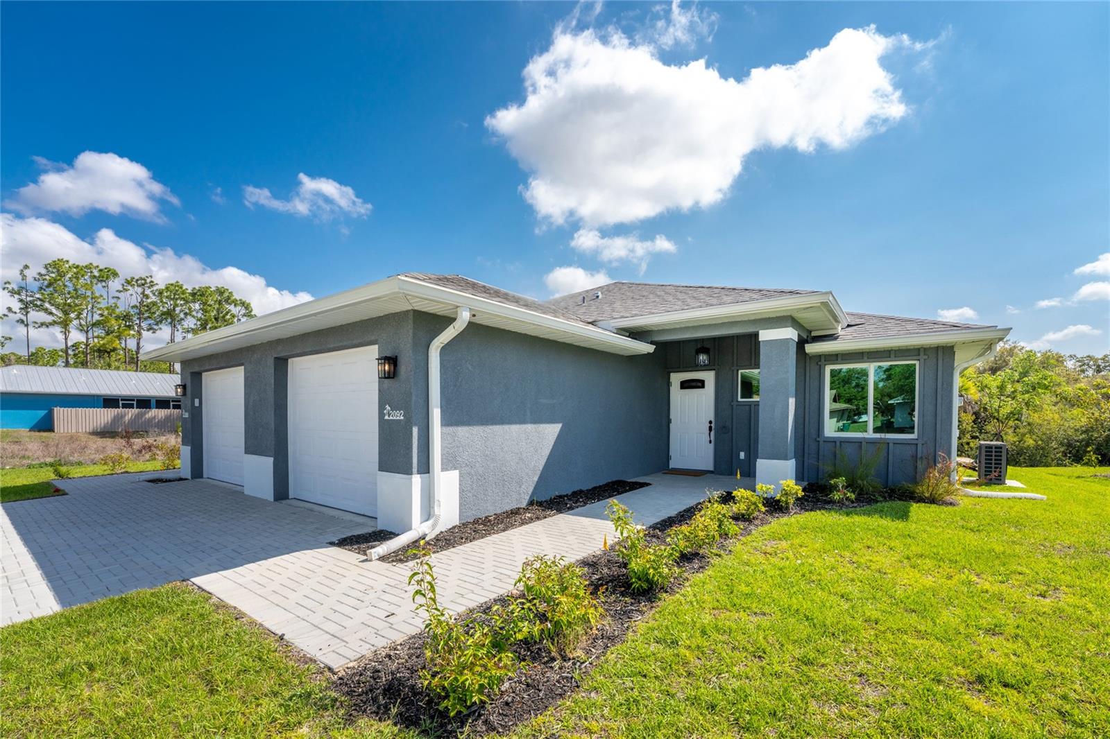 Image 52 of 67 For 2090 Como Street