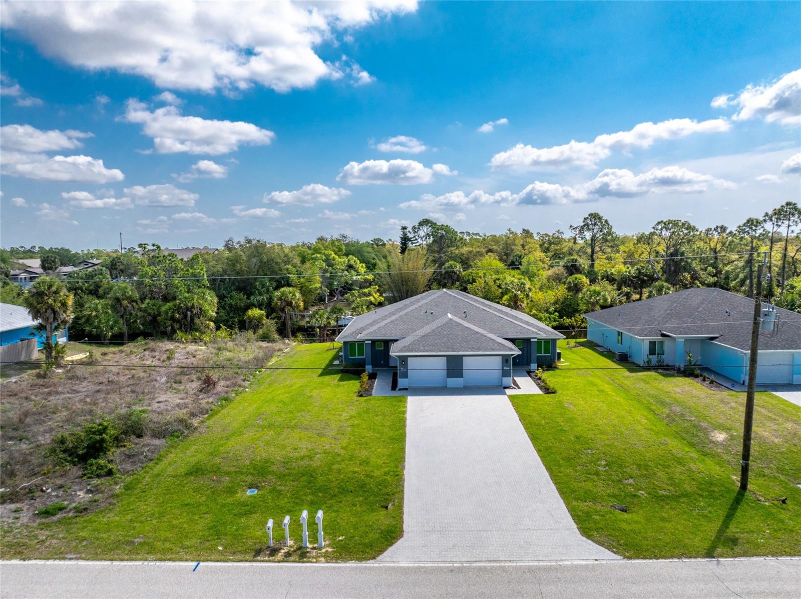 Image 54 of 67 For 2090 Como Street