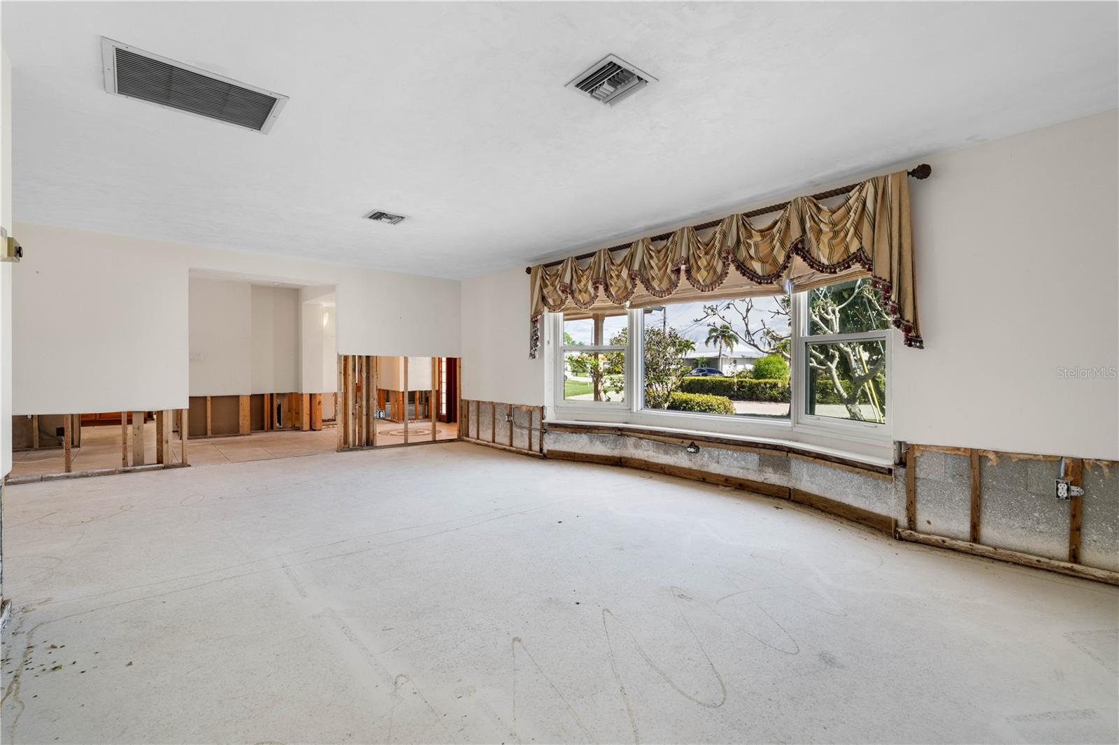 Image 5 of 45 For 2194 Bayou Road