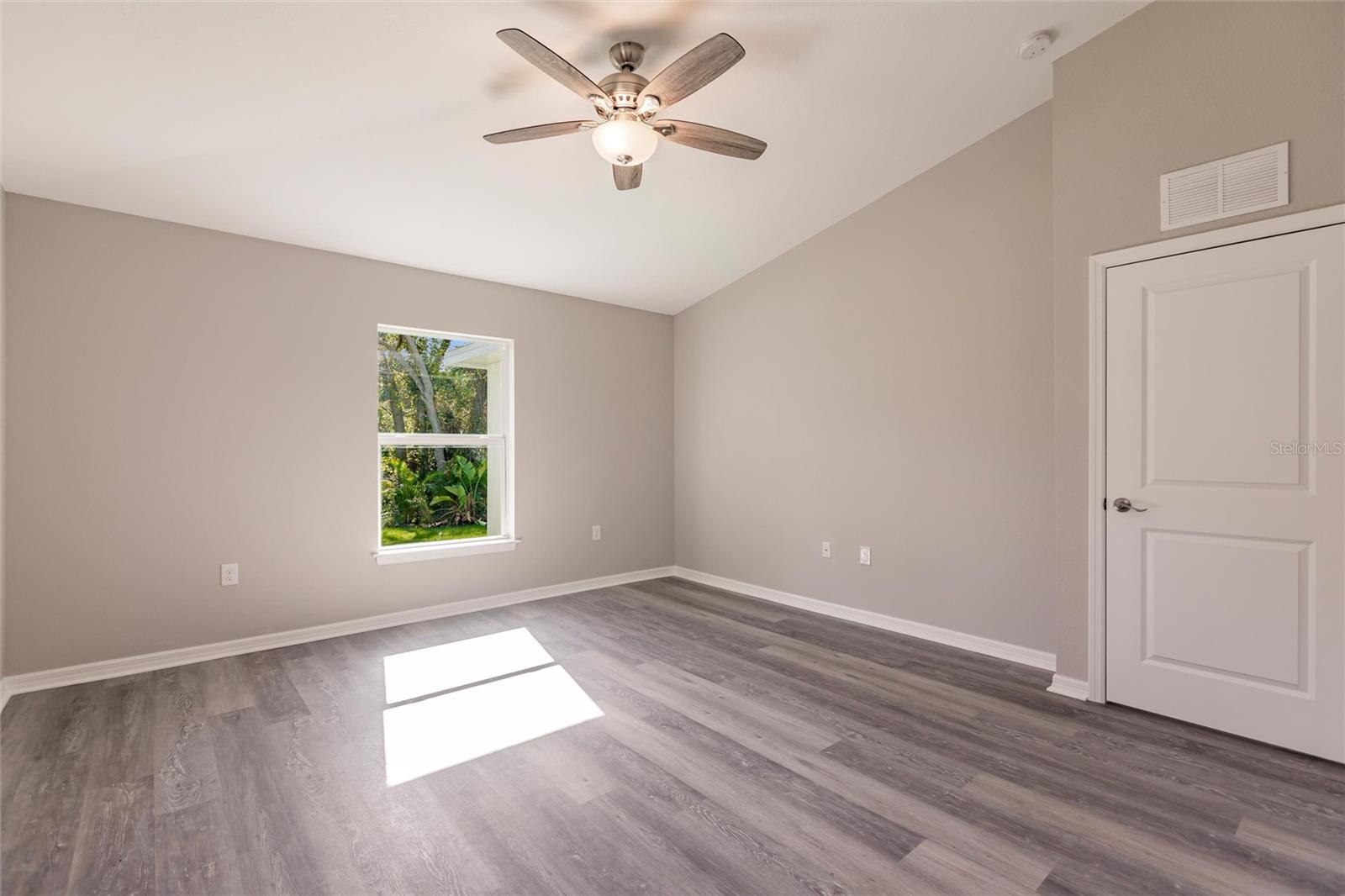 Image 20 of 50 For 173 Haddock Drive