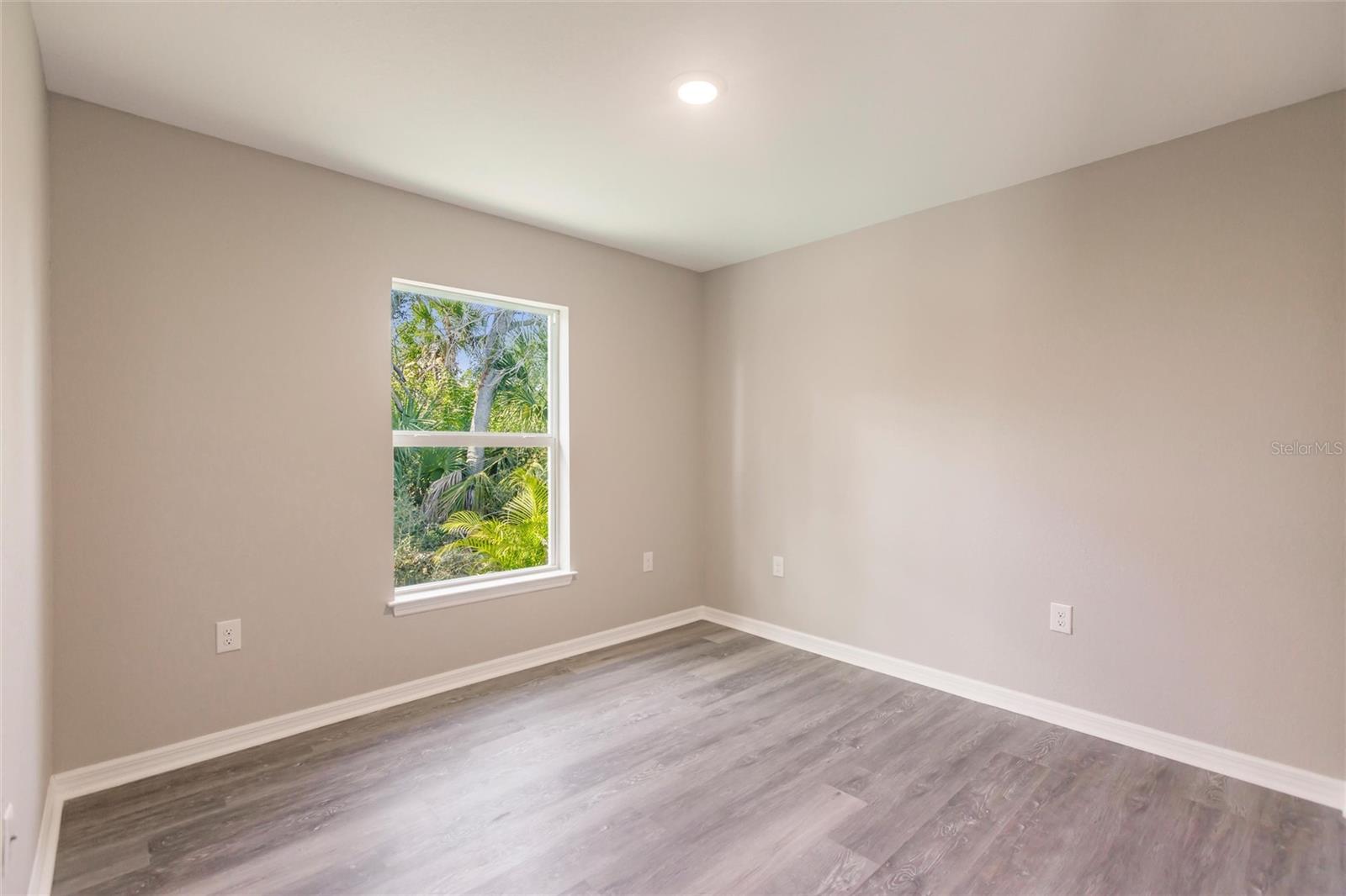 Image 22 of 50 For 173 Haddock Drive